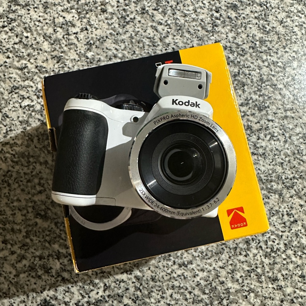 Kodak Pixpro AZ252